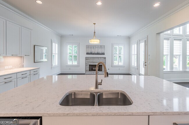 Building Photo - 829 Adler Ct