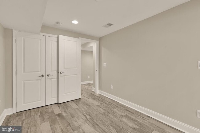 Building Photo - 2228 Kearny St NE