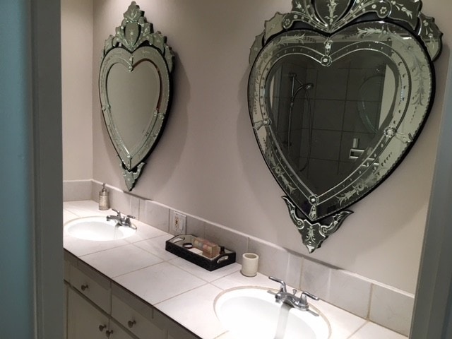 Master bathroom - 11970 Montana Ave