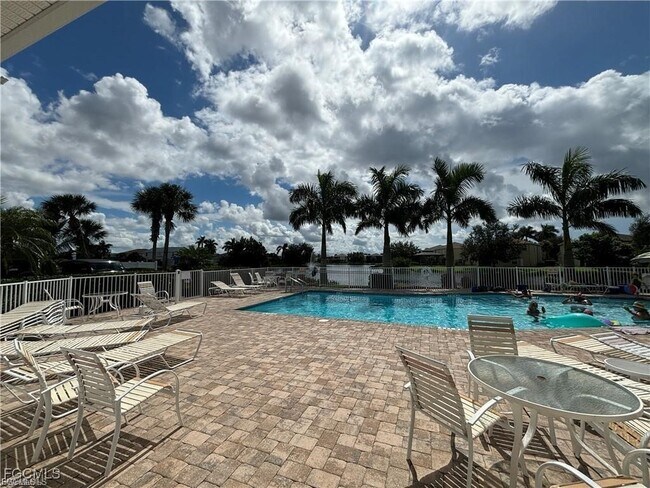 Building Photo - 9379 Gladiolus Preserve Cir