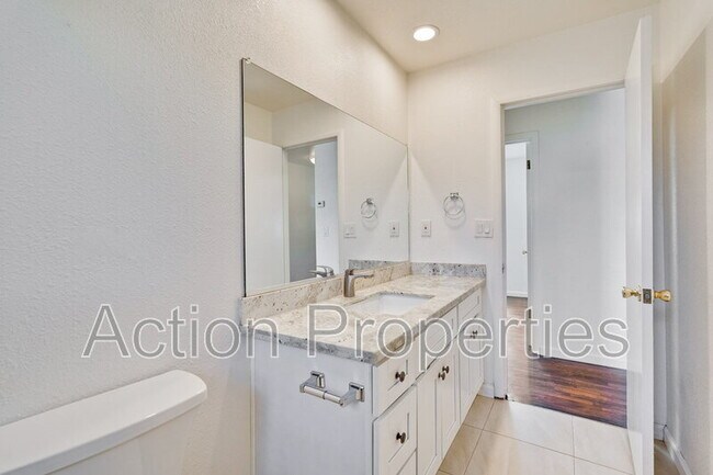 Building Photo - 4225 Borina Dr