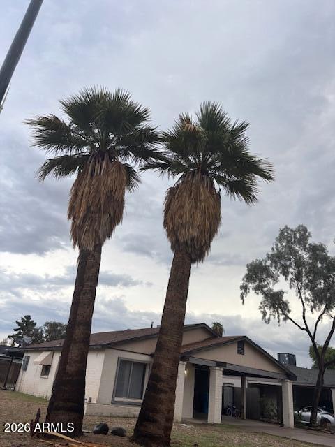 Building Photo - 2512 E Larkspur Dr