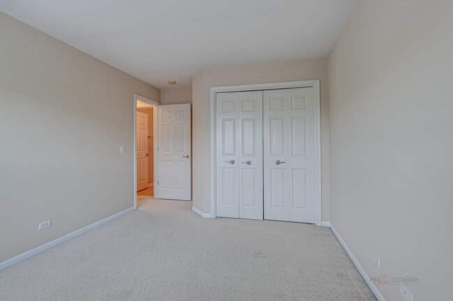 Building Photo - 726 Summit Ln