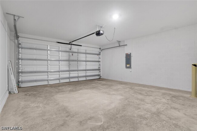 Building Photo - 533 Ilaria Ct