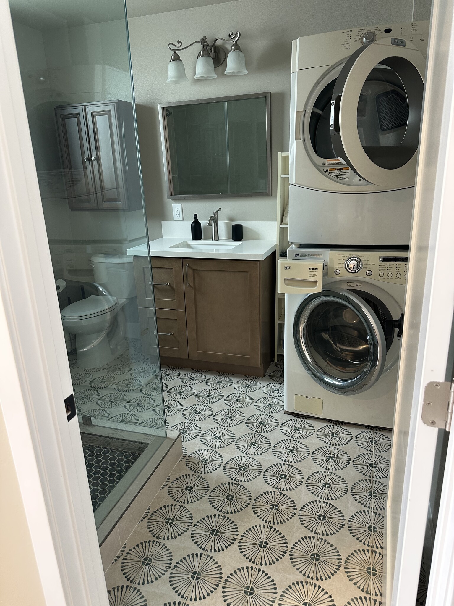 Building Photo - 16656 Ross Ln