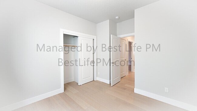 Building Photo - 11678 NW Kearney St