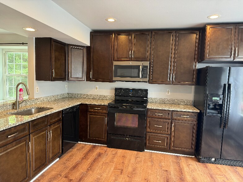 Building Photo - 3065 Antrim Cir