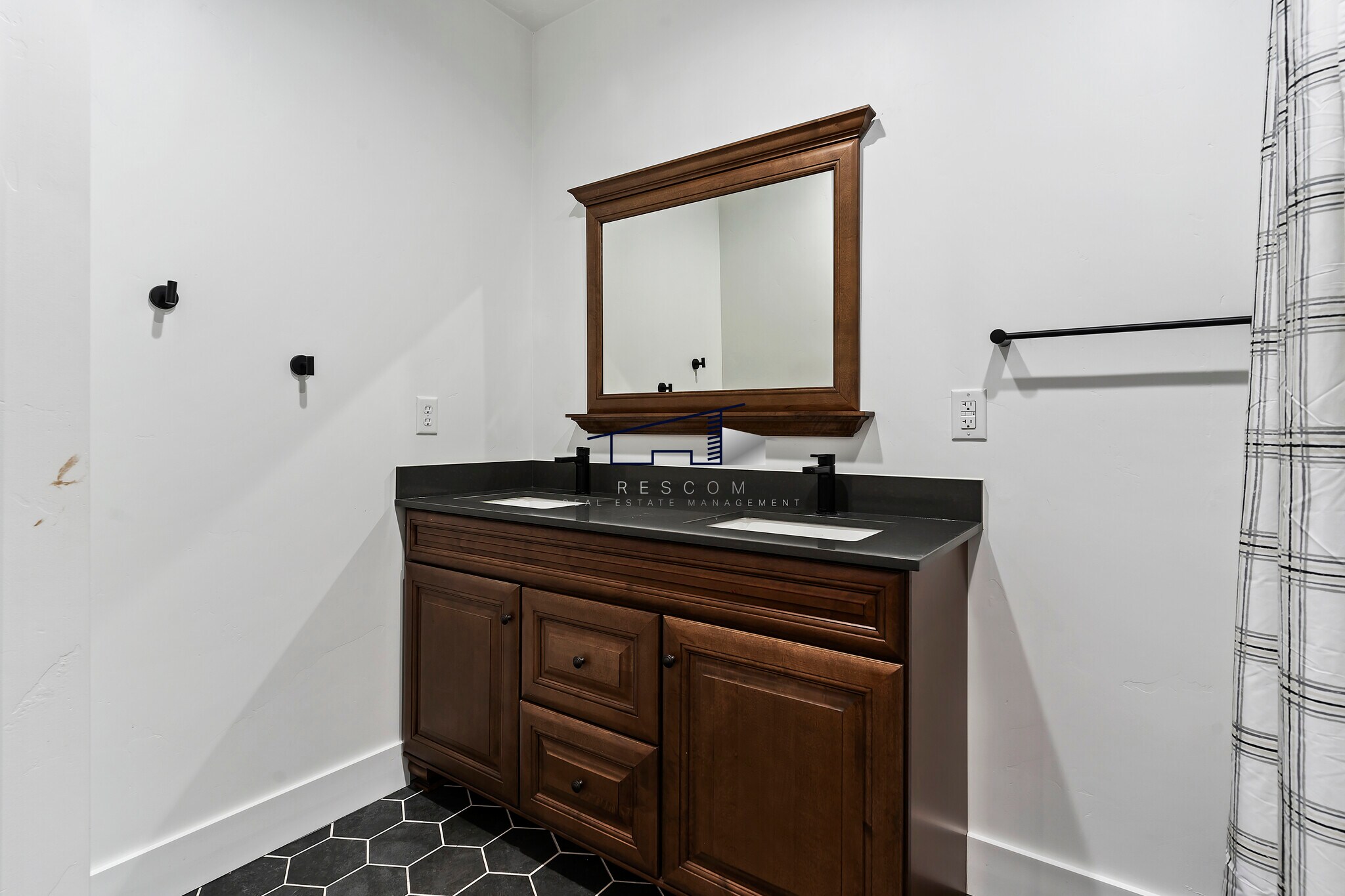 Building Photo - 369 W Clark Cir