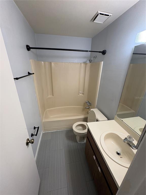 Building Photo - 477 Garden Dr N