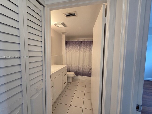 Building Photo - 471 NE 25th St