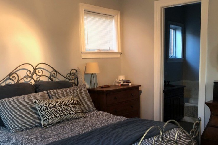 Building Photo - 923 W Wrightwood Ave