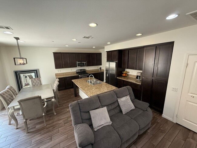 Building Photo - Charming 3-Bedroom Home in Gated Canyon Co...