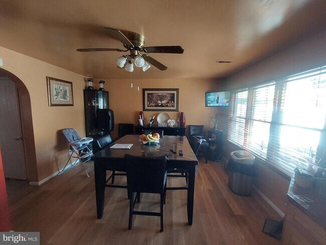 Building Photo - 1110 Sheffield Ct