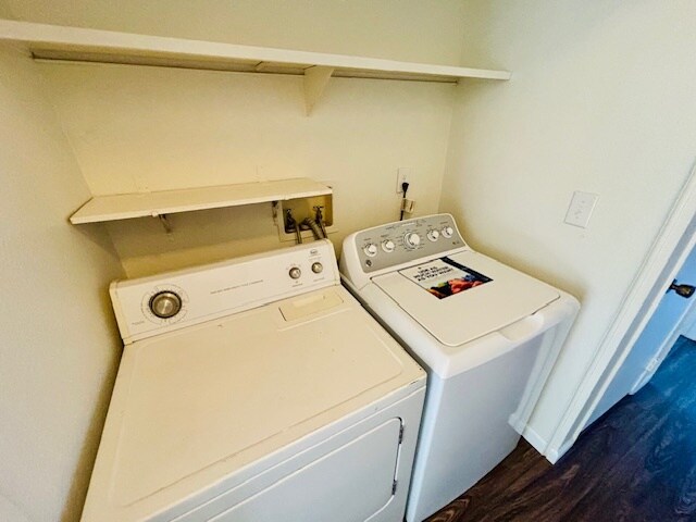 Building Photo - 43214 Archwood Way