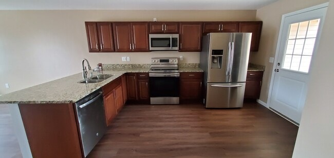 Kitchen - 1019 E Boyd St