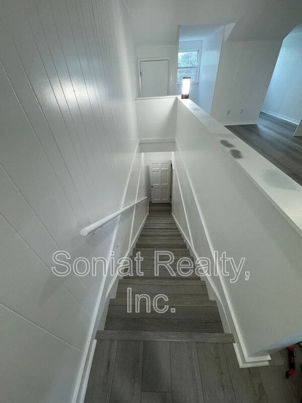 Building Photo - 233 Jefferson Heights Ave