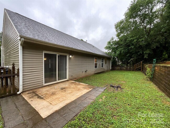 Building Photo - 13703 Shiella Caruth Dr