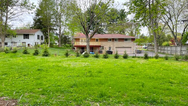 Building Photo - 615 N Staats Dr