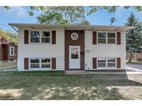 Building Photo - 4 Bedroom 2 bath house in Waite Park