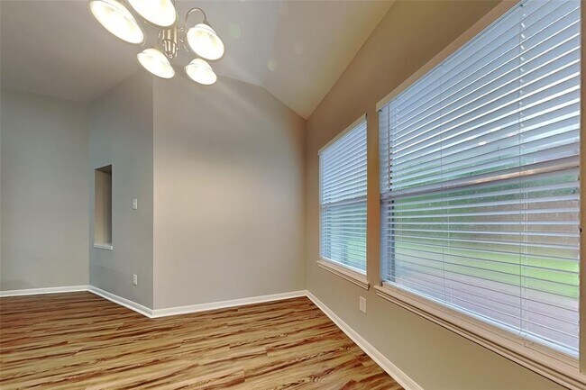 Building Photo - 7323 Red River Dr
