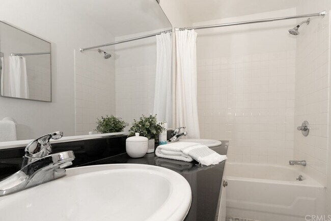 Building Photo - MR0021 (RUBS)