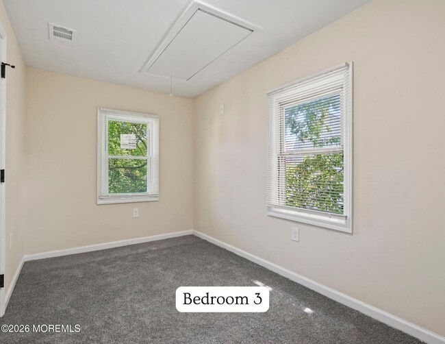 Building Photo - 1006 Sewall Ave