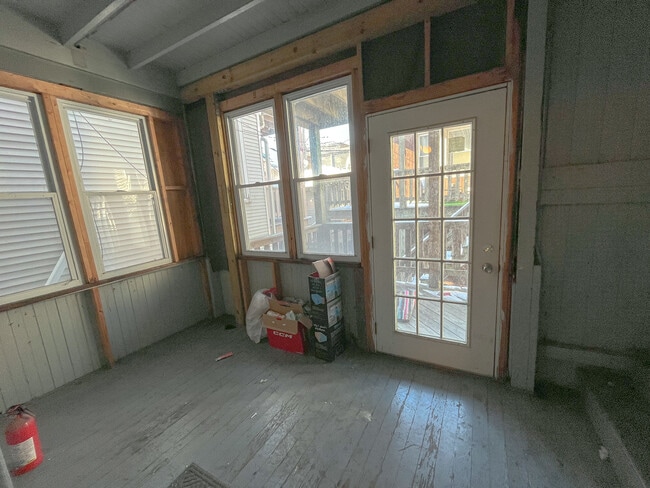 Building Photo - 2442 N Ashland Ave