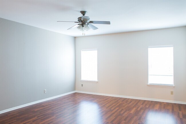 Building Photo - 3098 Holly Hall St