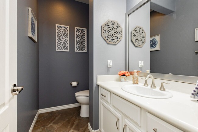 Building Photo - Stunning 4 bedroom 3.5 bath home with 3 ca...
