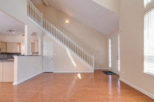 Building Photo - 331 Fountain River Dr