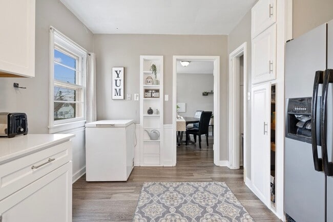 Building Photo - 603 W 18th St