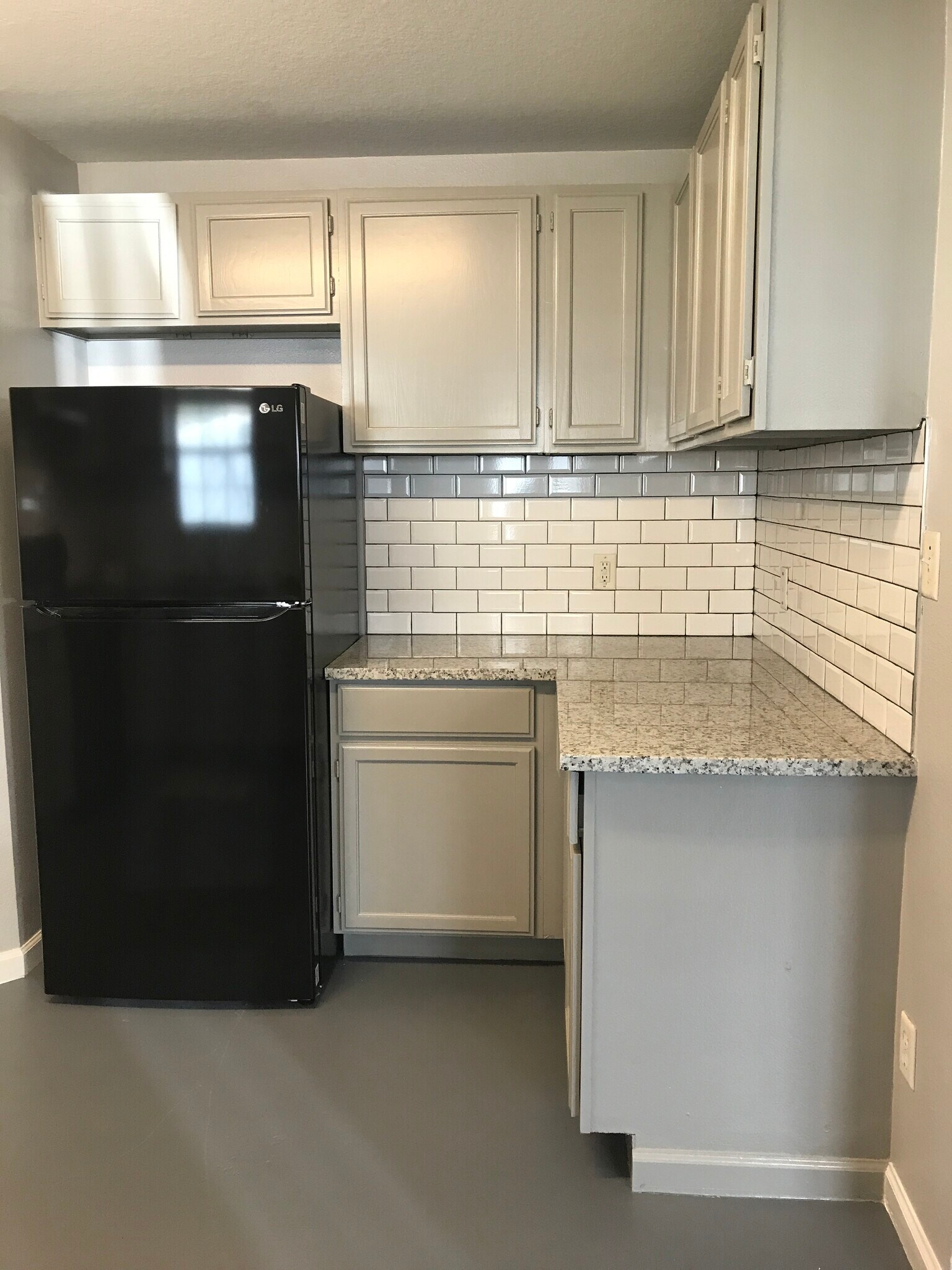 Brand new appliances - 222 S Kansas Ave