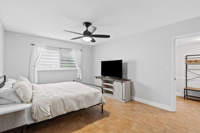 Building Photo - 3791 NW 84th Ave