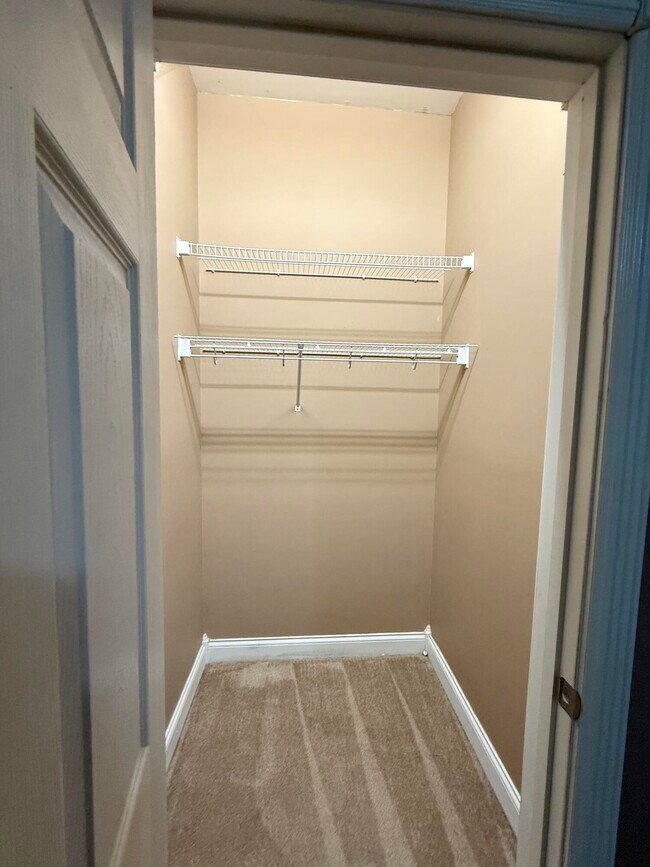 Building Photo - 98 Melrose Dr