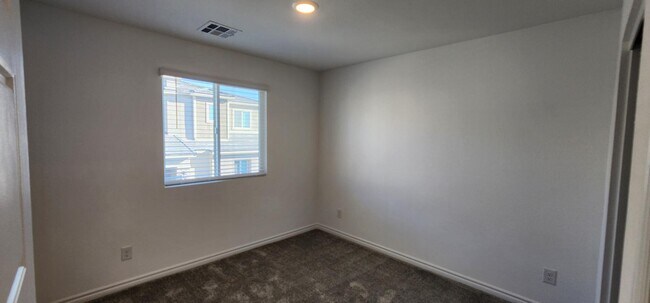 Building Photo - 6139 Rathbone St