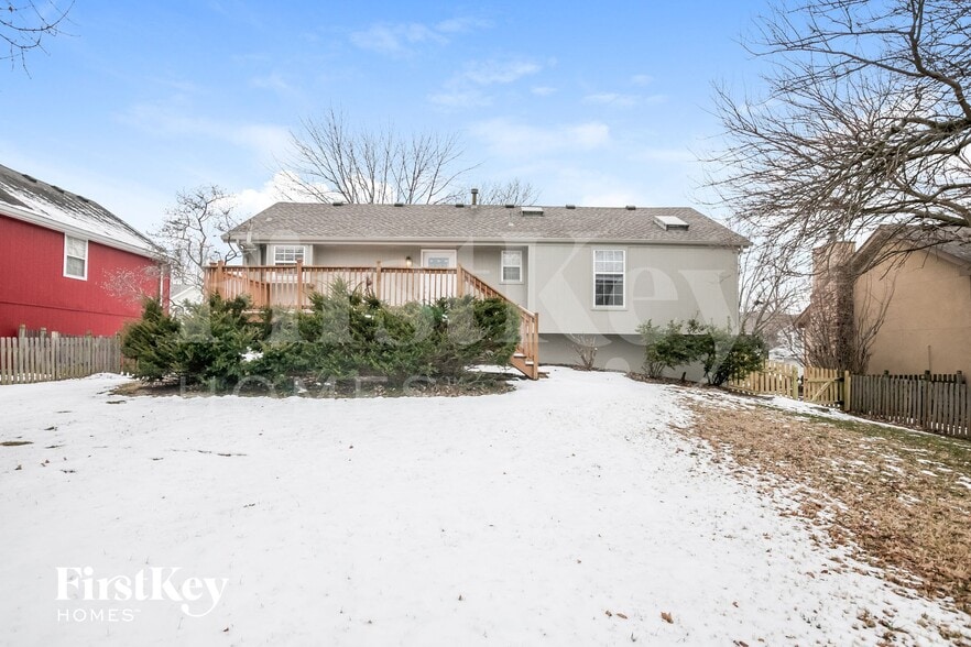 Building Photo - 1709 NE Auburn Dr