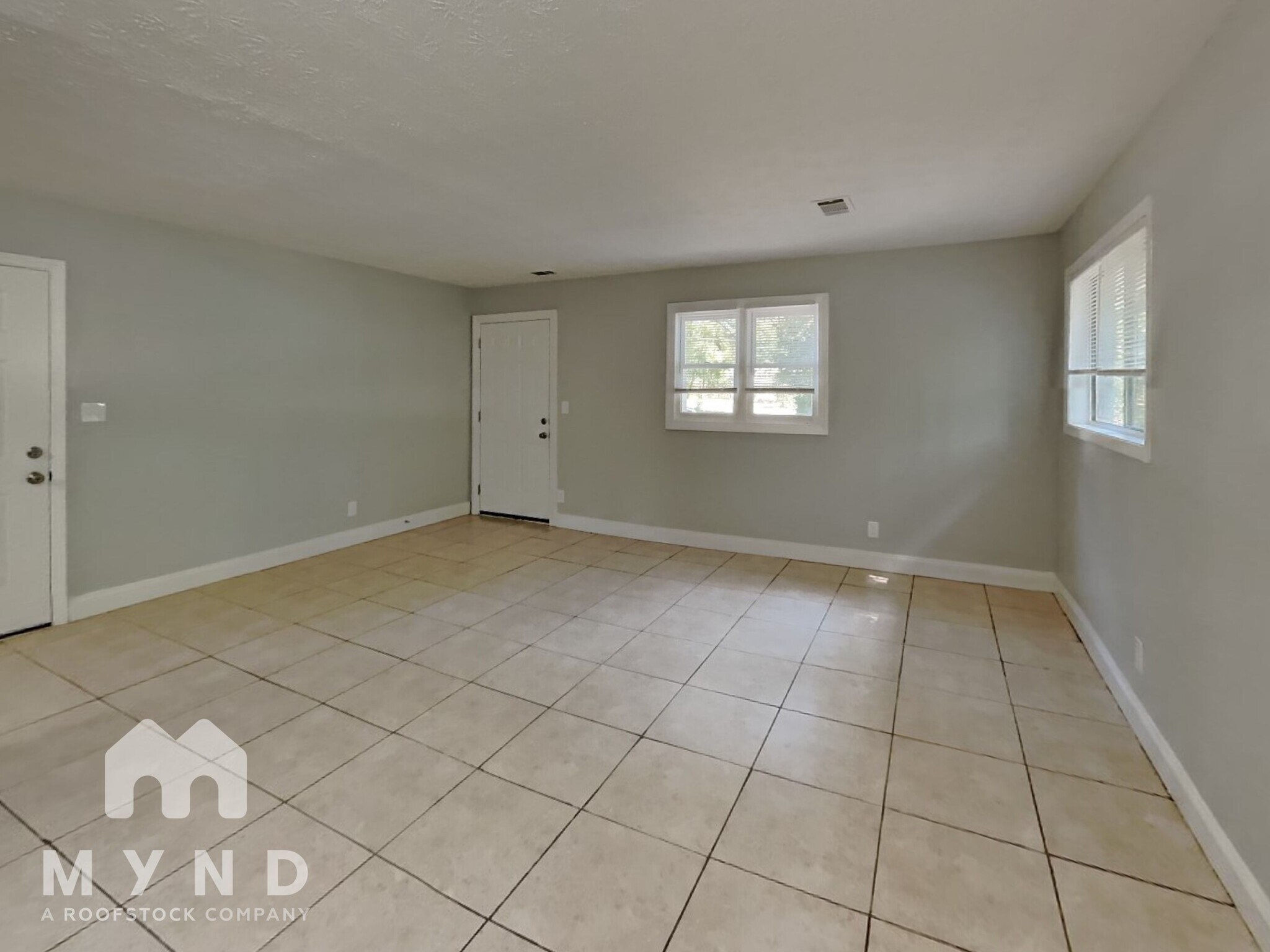 Building Photo - 2585 Westchester Dr