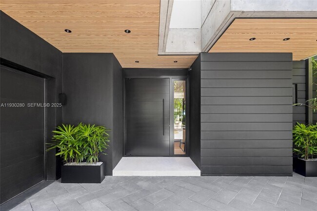 Building Photo - 4024 Bonita Ave