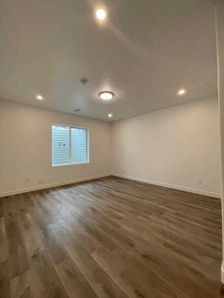 Building Photo - 6373 S Largo Vis Dr