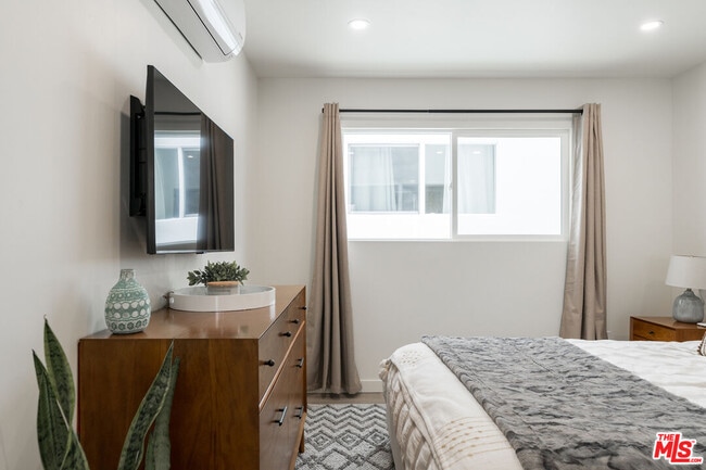 Building Photo - 329 Rosemont St