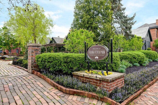 Building Photo - 801 S Front St