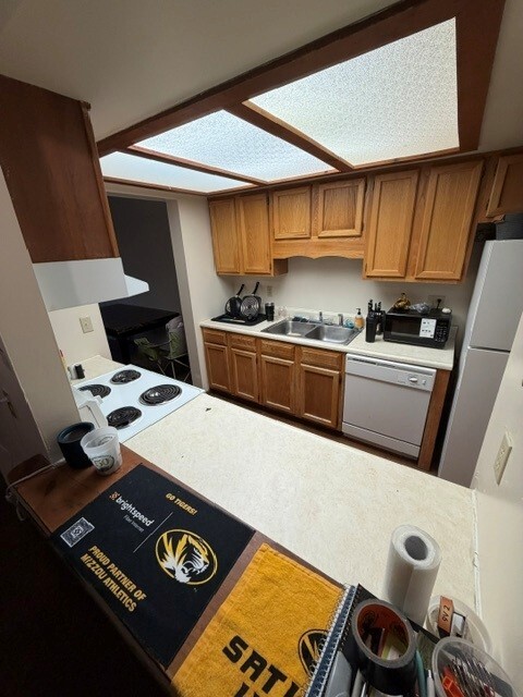 Building Photo - 305 Foxfire Dr