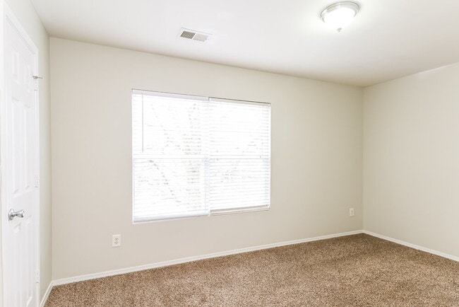 Building Photo - 9606 Hollyburgh Ter