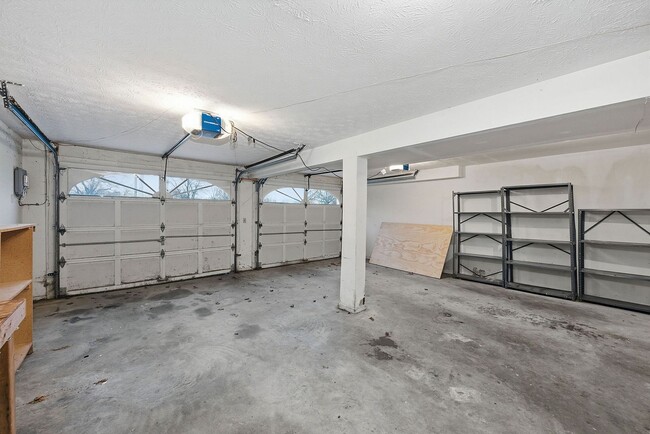 Building Photo - WESTWOOD - Spacious 3 bed 2.5 ba 2 car garage