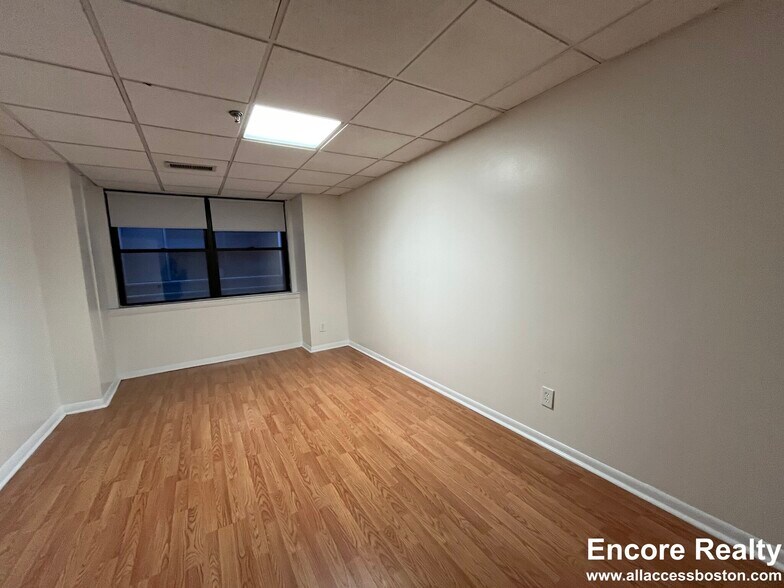 Building Photo - 62 Boylston St