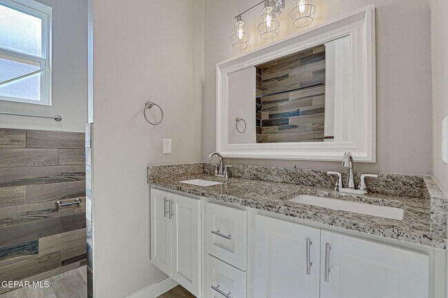 Building Photo - 1031 Vinton Ave