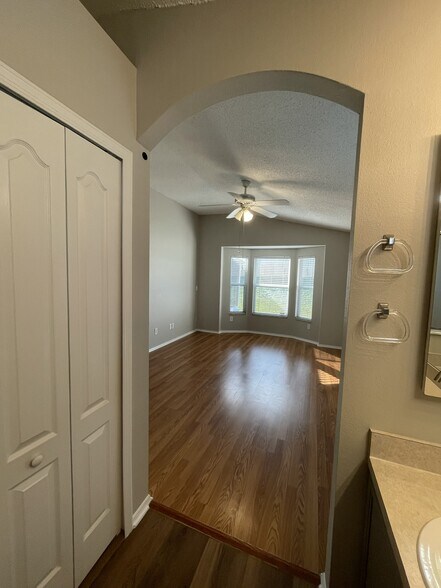 Building Photo - 554 Lake Cypress Cir