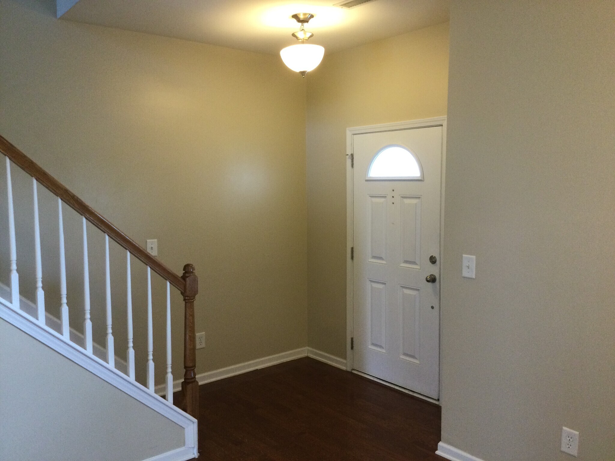 Building Photo - 88 Killington Dr