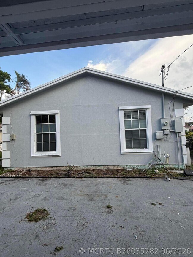 Building Photo - 4403 Anna Ln