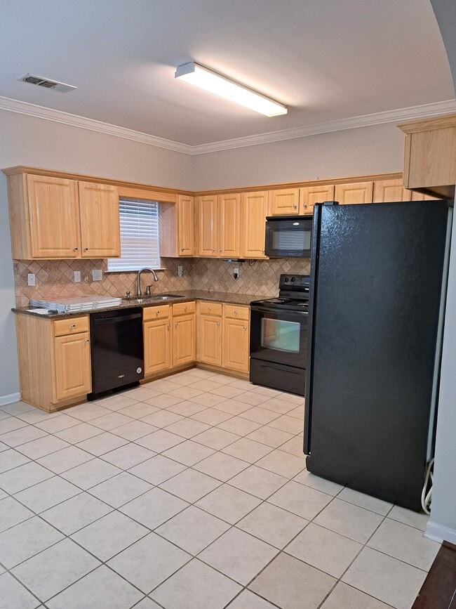 Building Photo - 265 Oxmoor Pl